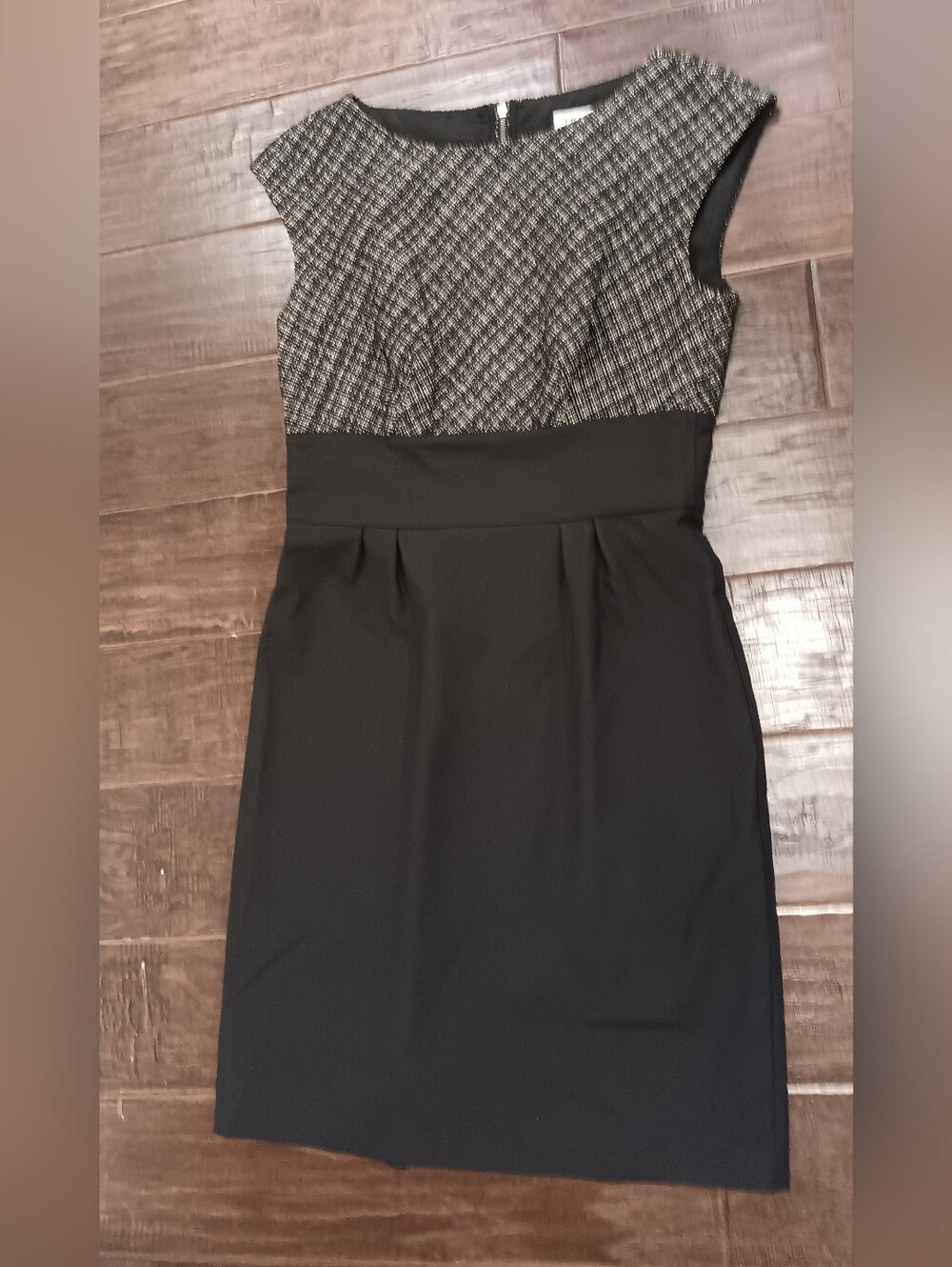 Trina Turk Tweed Sleeveless Sheath Dress l Black & White l Exposed Zipper l 6